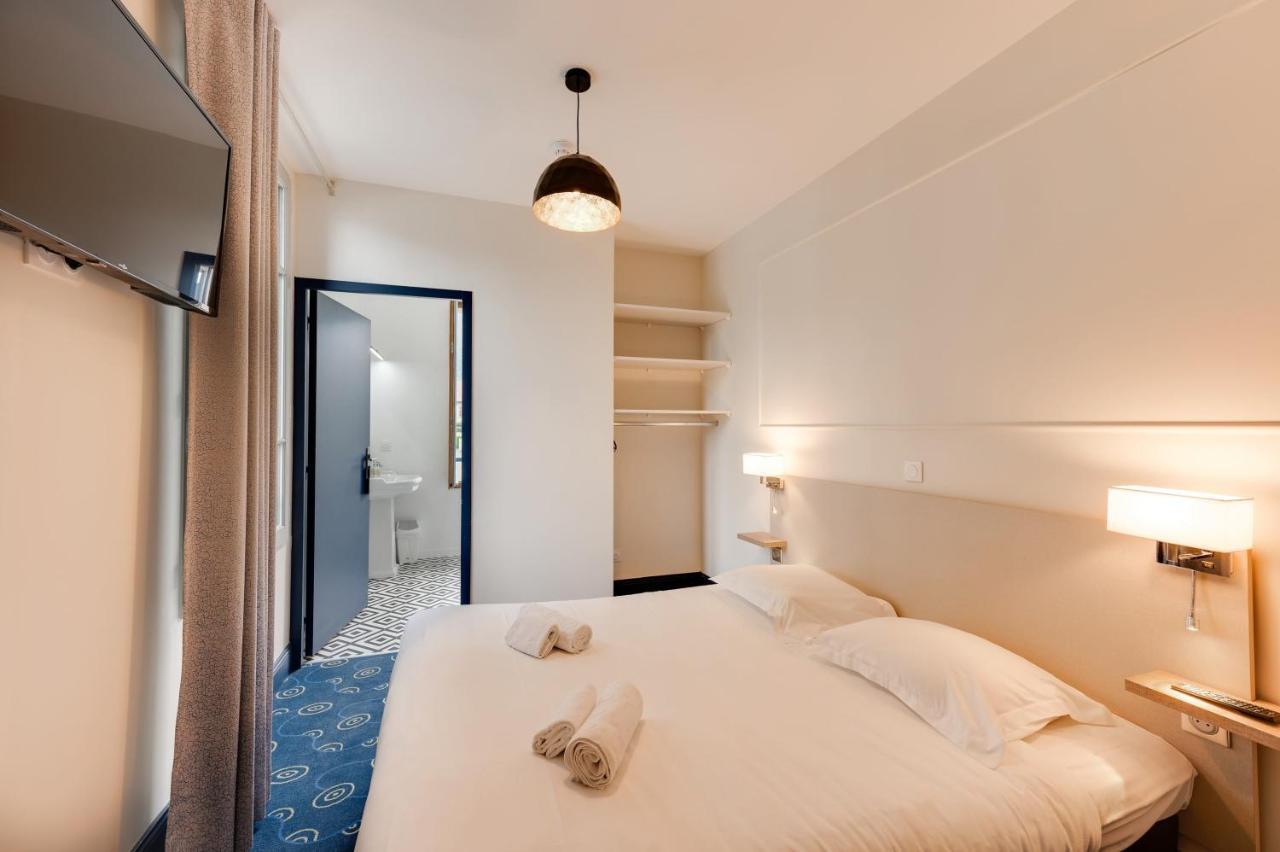 Le Pavillon Des Fleurs Hotel Menthon-Saint-Bernard Bagian luar foto