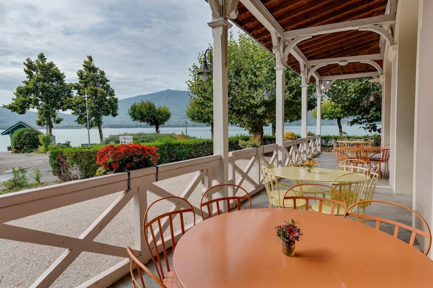 Le Pavillon Des Fleurs Hotel Menthon-Saint-Bernard Bagian luar foto